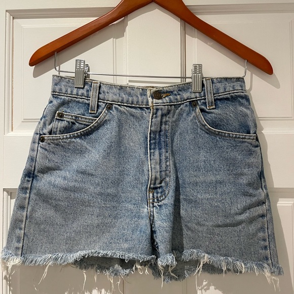 Levi’s Jean Short - Picture 1 of 5